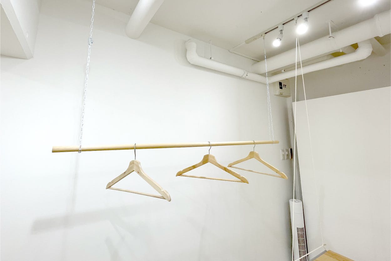 【原宿6分・ハラカド2分】小規模なアパレルやジュエリーのPopUpに適したシンプル・コンパクトな路面スペース