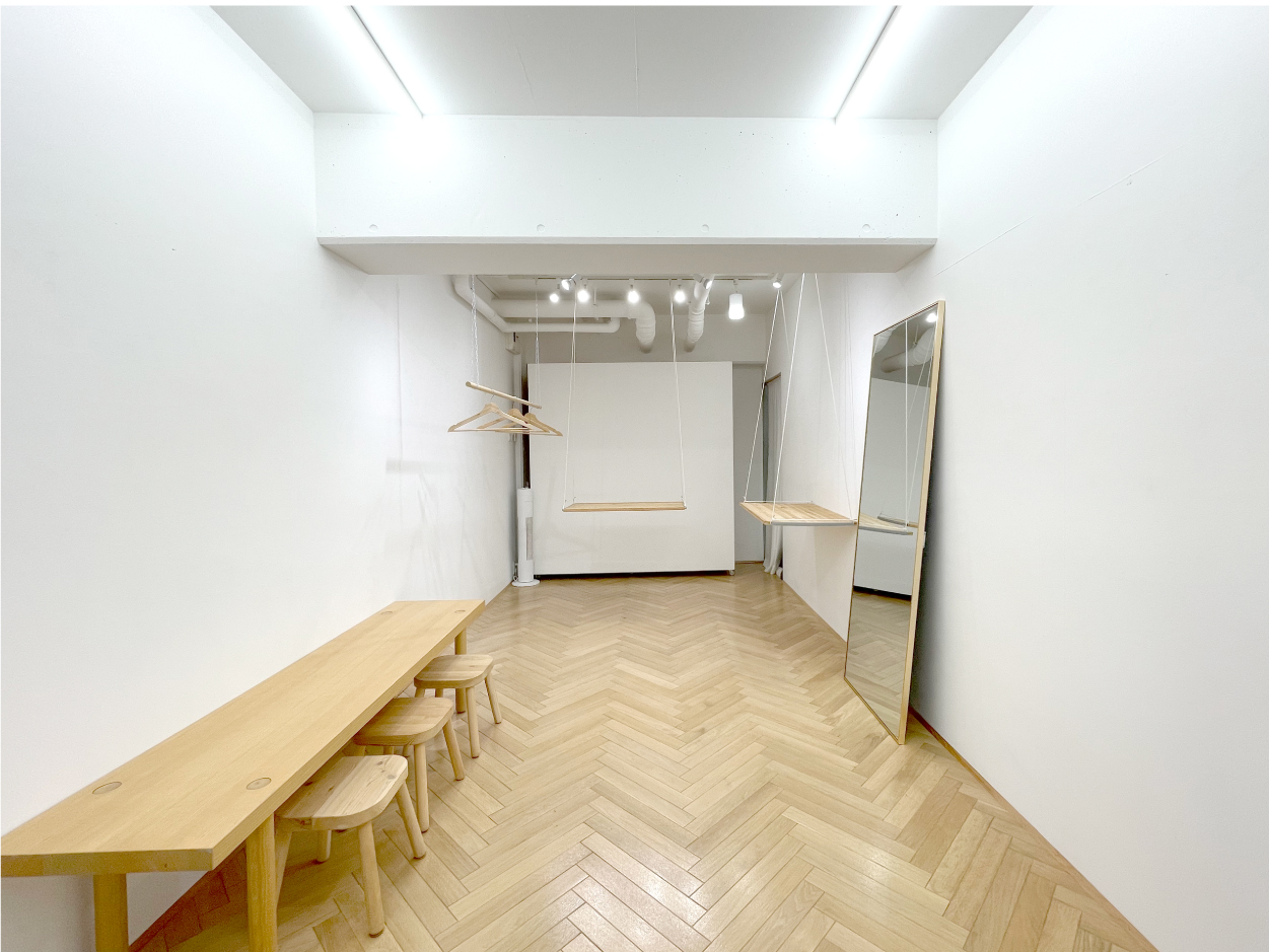 【原宿６分・ハラカド２分】小規模なアパレルやジュエリーのPopUpに適したシンプル・コンパクトな路面スペース