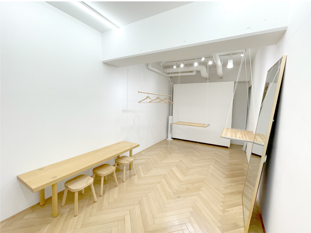 【原宿６分・ハラカド２分】小規模なアパレルやジュエリーのPopUpに適したシンプル・コンパクトな路面スペース