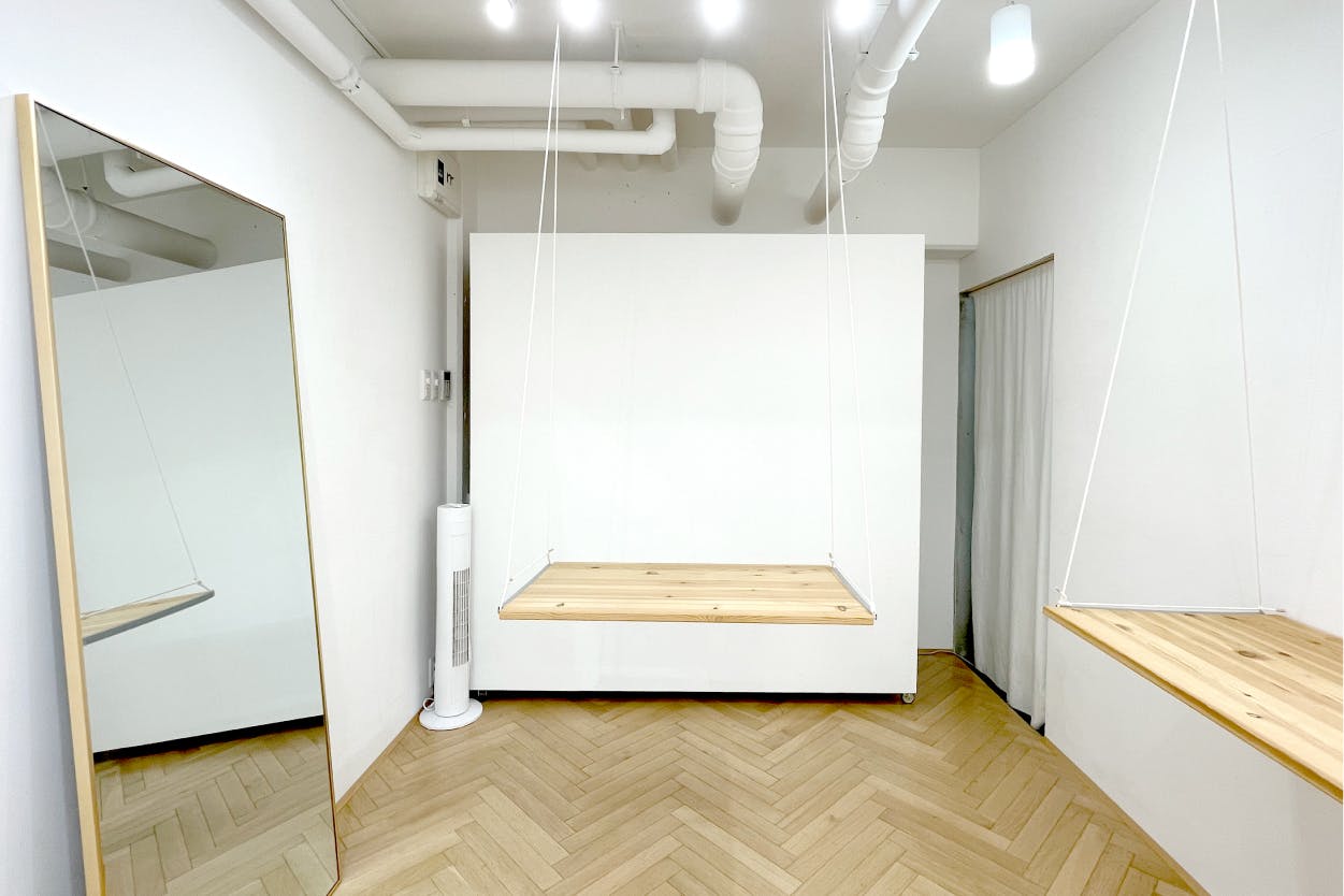 【原宿6分・ハラカド2分】小規模なアパレルやジュエリーのPopUpに適したシンプル・コンパクトな路面スペース