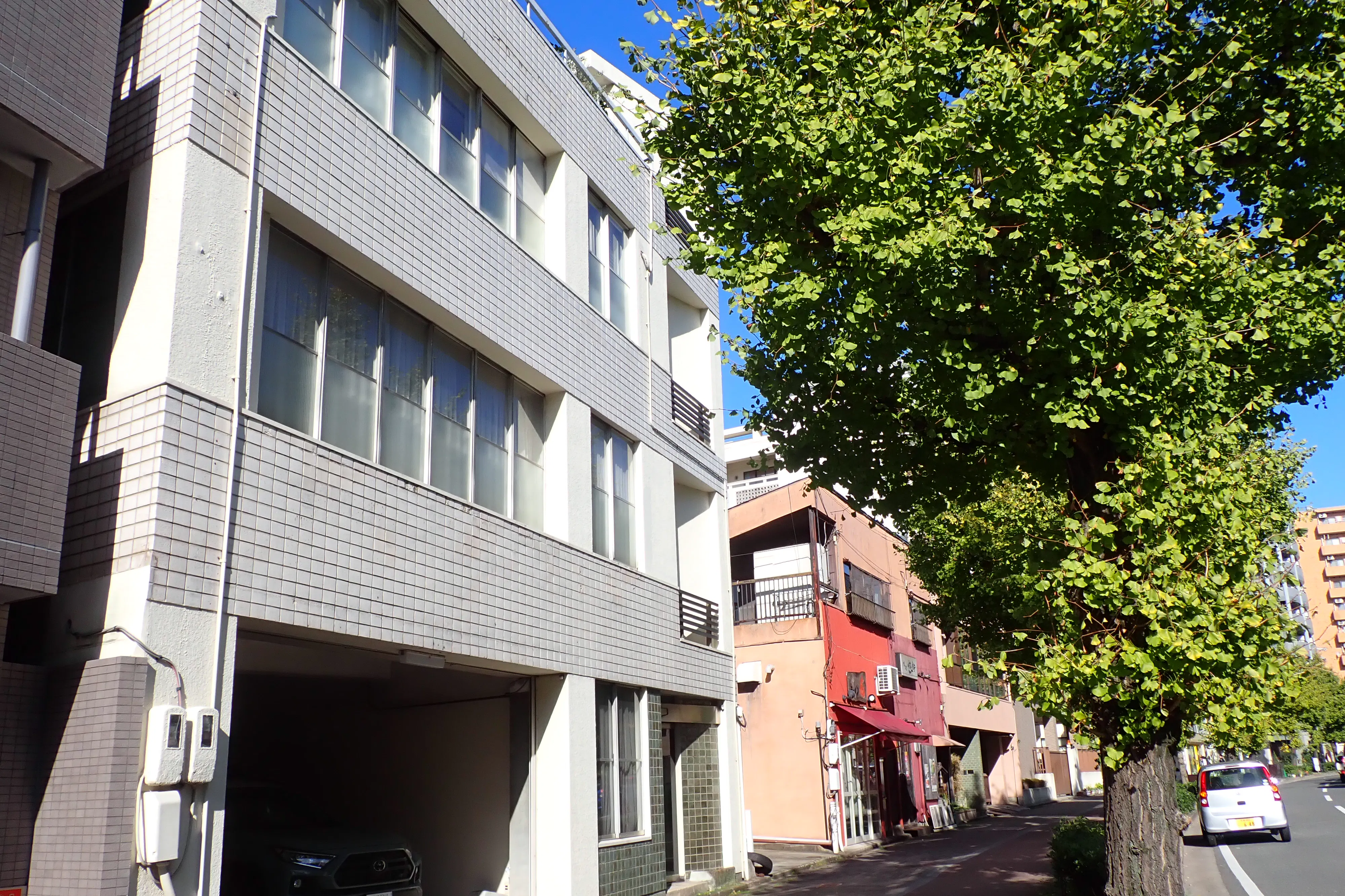 【鞍馬口駅10分】展示会やポップアップストアに最適な白を基調とした使い勝手の良いレンタルスペース