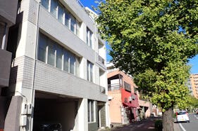 【鞍馬口駅10分】展示会やポップアップストアに最適な白を基調とした使い勝手の良いレンタルスペース