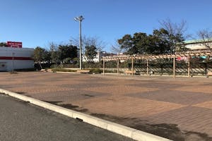 【イオンタウン菰野】大規模車両展示や企業プロフィールに最適なけやき広場イベントスペース(全区画利用)