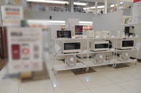 【エルミこうのすショッピングセンター/鴻巣駅直結】プロモーションや食物販に最適な駅直結ショッピングモール2階にあるエスカレーター横のイベントスペース