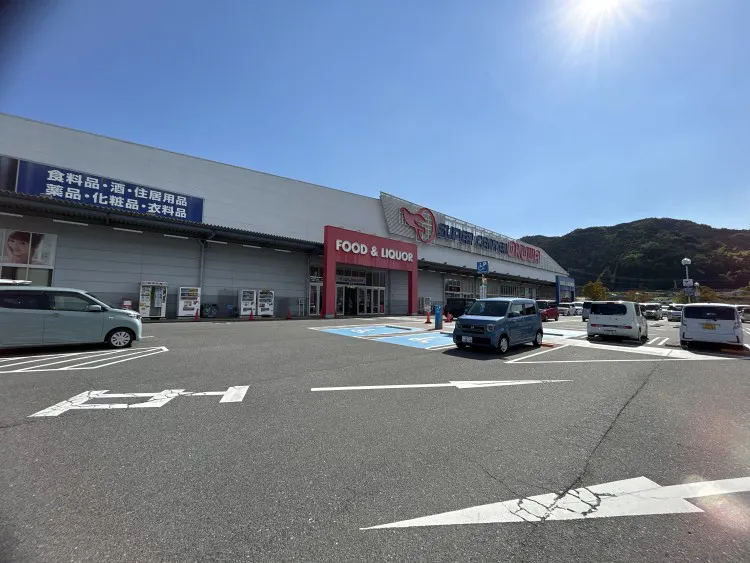 【スーパーセンターオークワ御所】プロモーションに利用可能なエレベーター横のスペース