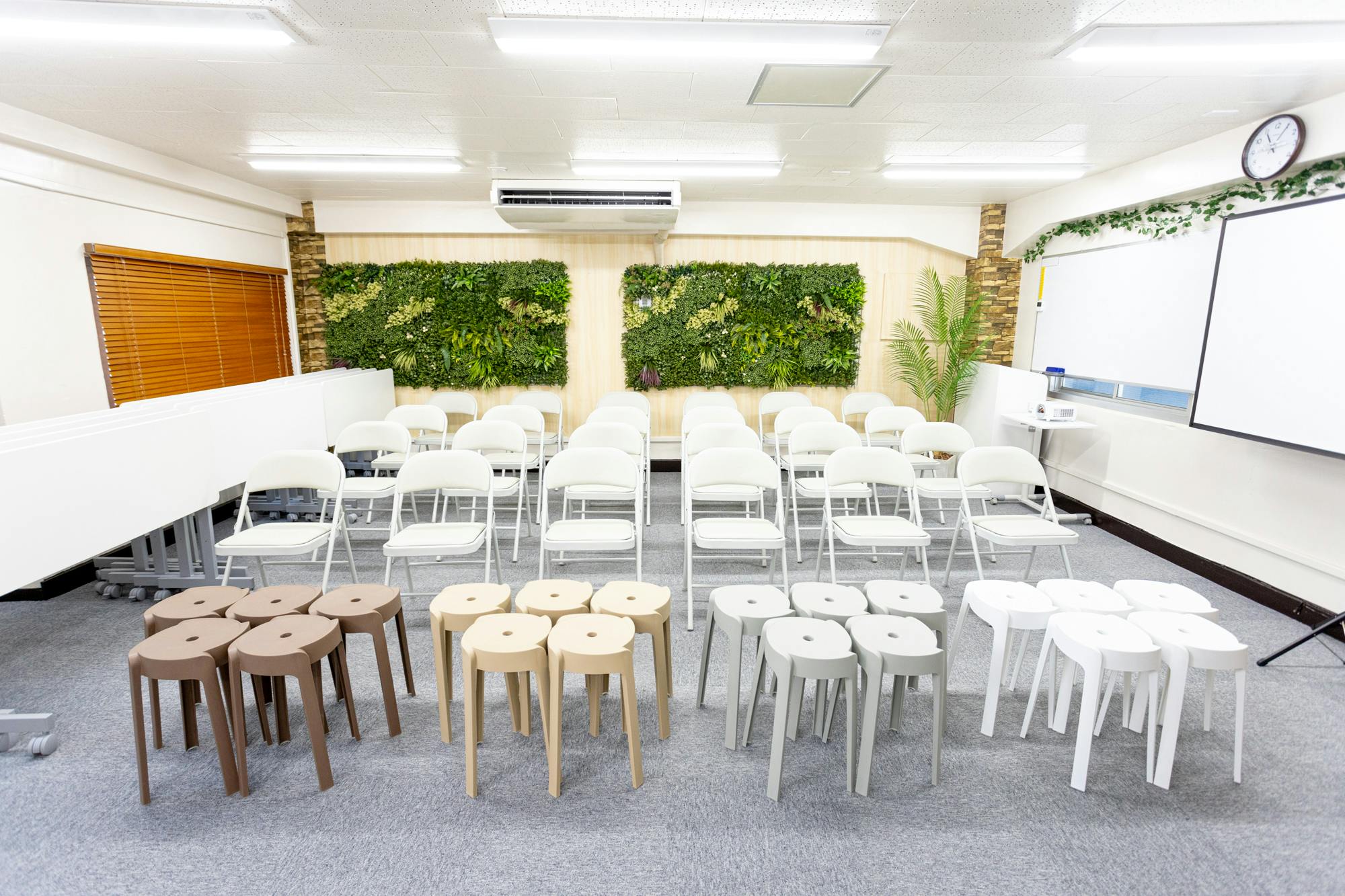 【新宿駅5分】最大44名収容ワンフロア貸切可能、セミナー・交流会に最適なレンタルスペース