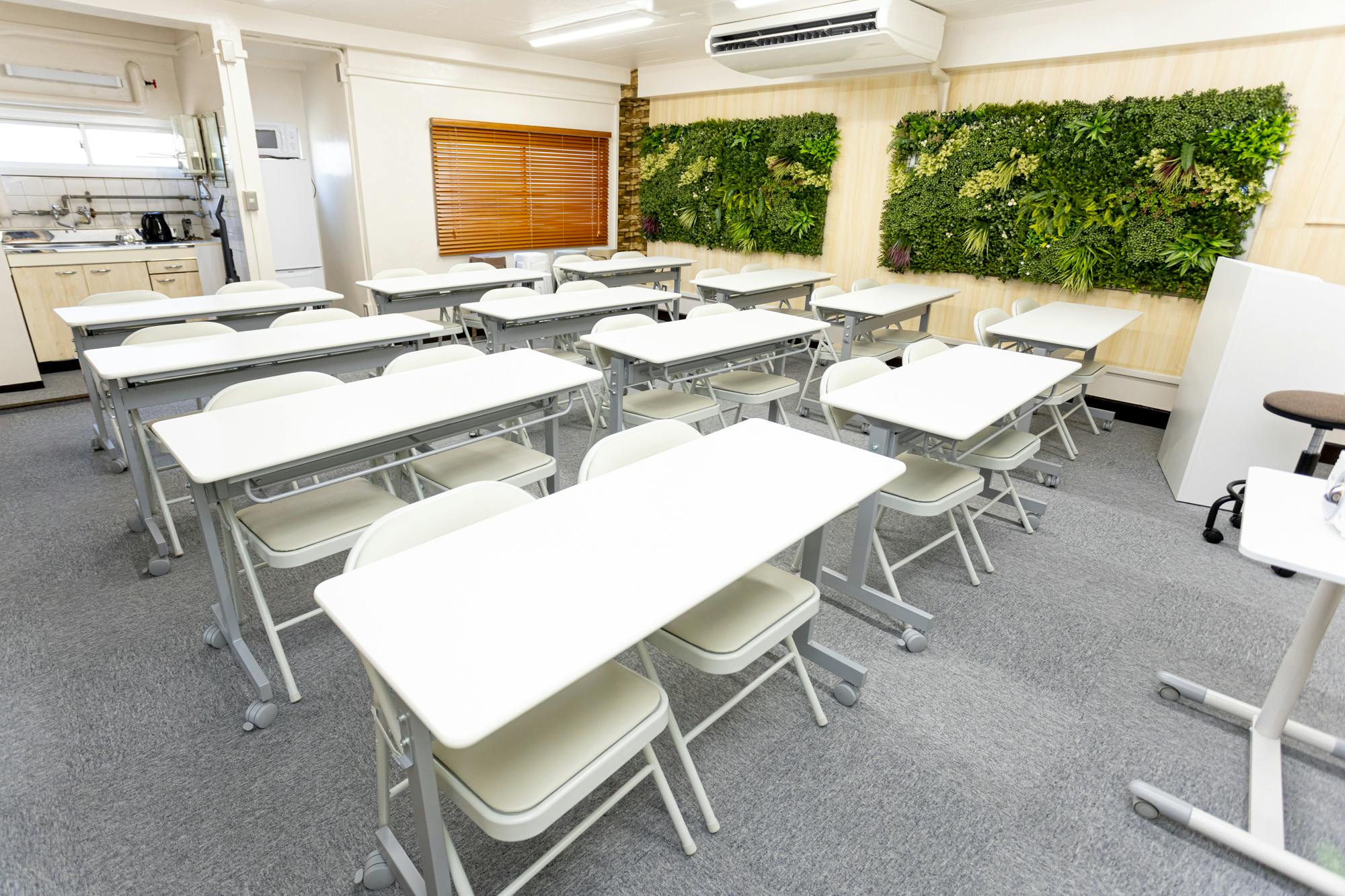 【新宿駅5分】最大44名収容ワンフロア貸切可能、セミナー・交流会に最適なレンタルスペース