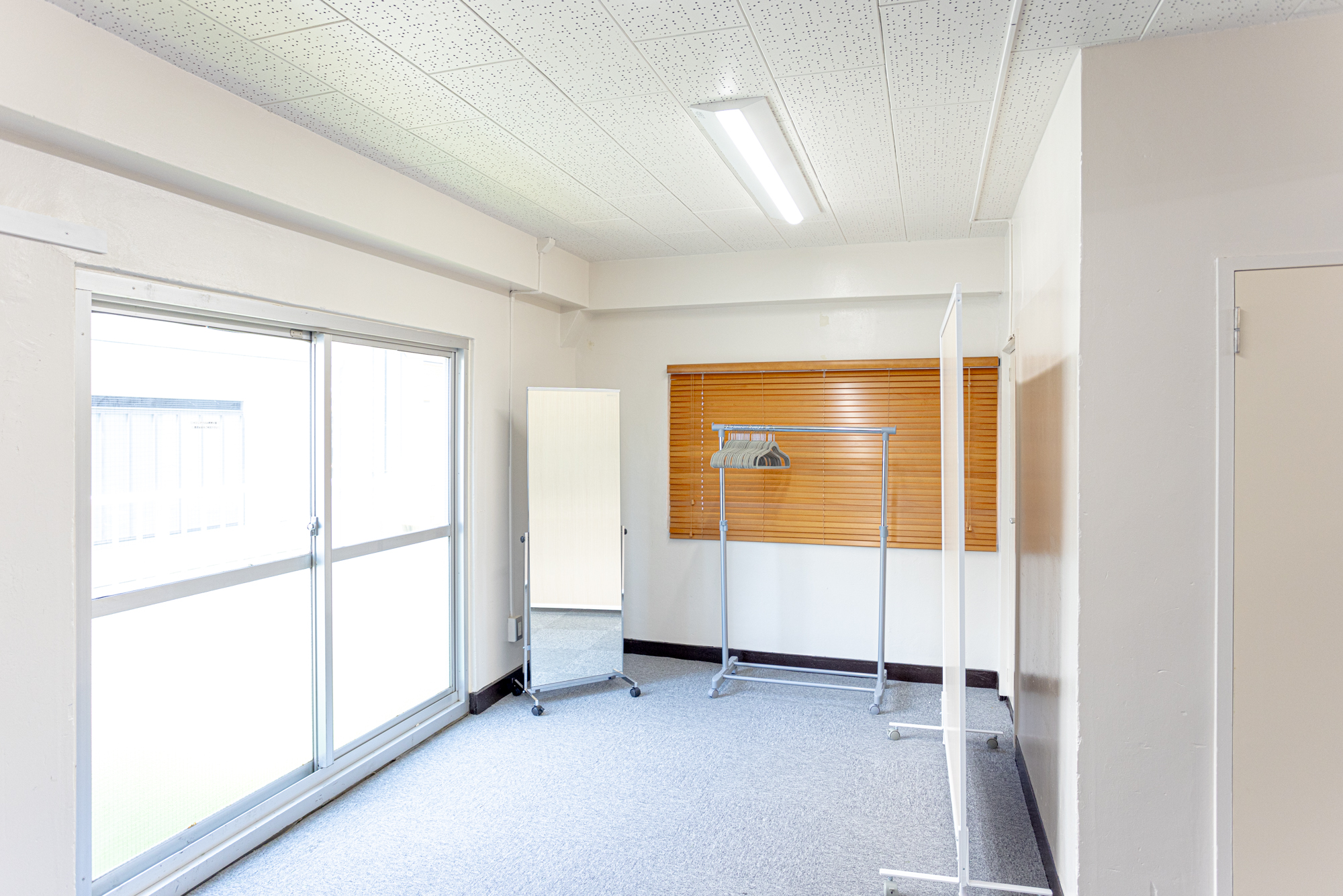 【新宿駅5分】最大44名収容ワンフロア貸切可能、セミナー・交流会に最適なレンタルスペースの画像16