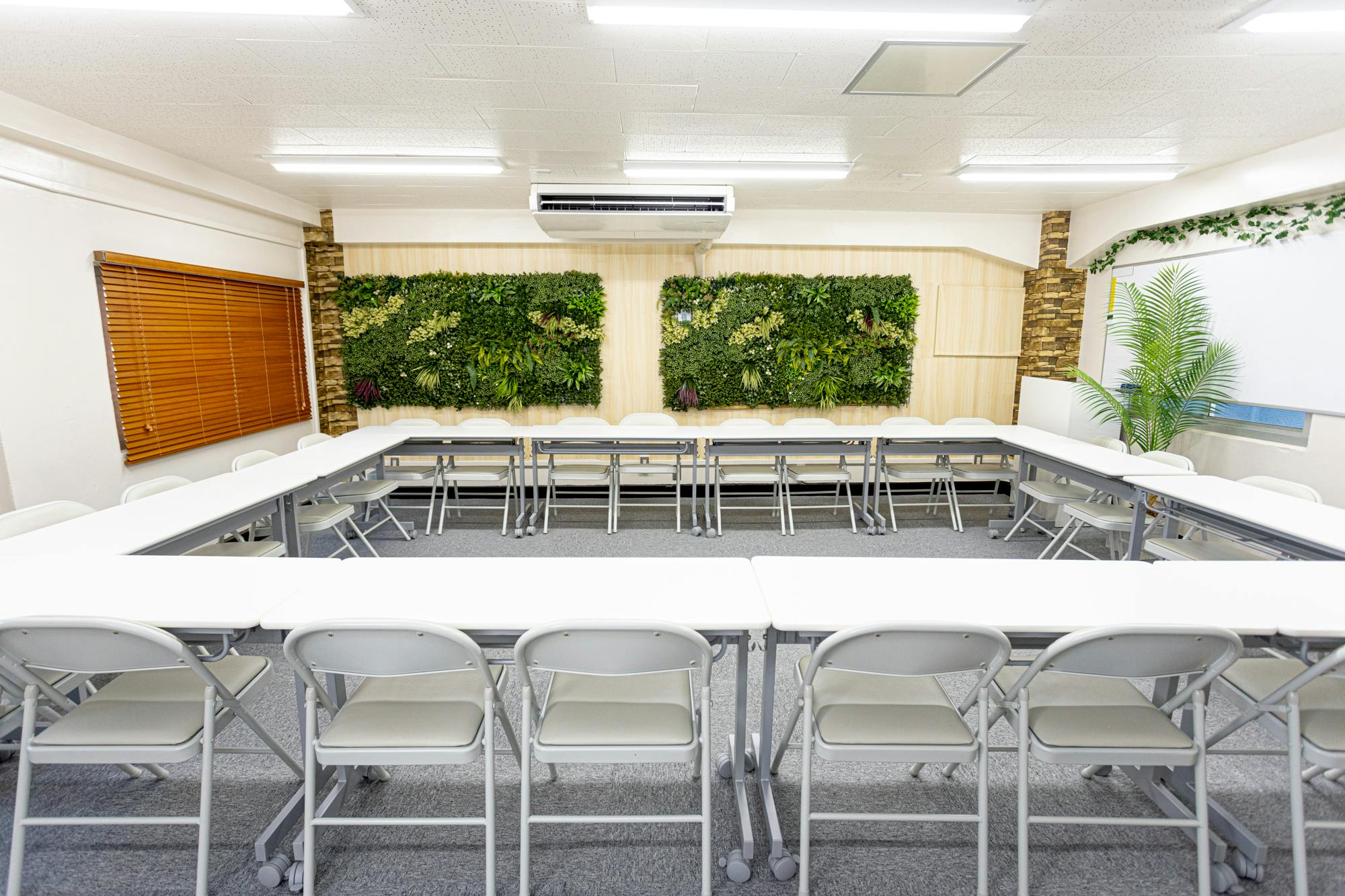 【新宿駅5分】最大44名収容ワンフロア貸切可能、セミナー・交流会に最適なレンタルスペース