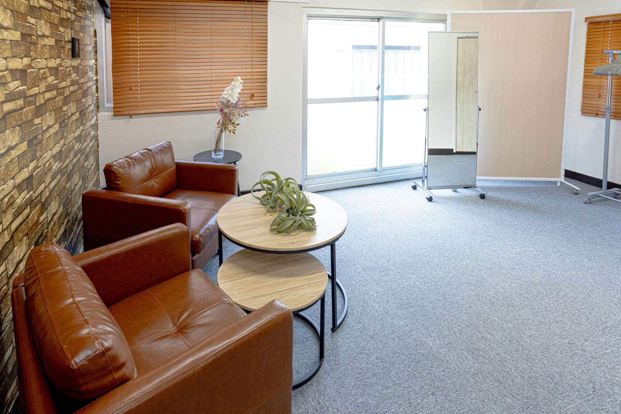 【新宿駅5分】最大44名収容ワンフロア貸切可能、セミナー・交流会に最適なレンタルスペース