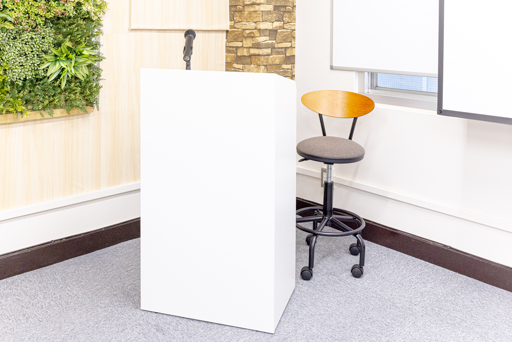 【新宿駅5分】最大44名収容ワンフロア貸切可能、セミナー・交流会に最適なレンタルスペースの画像26