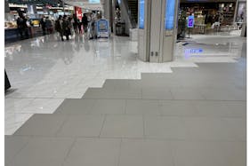 【イオンモール白山】1階大口水産前通路中央