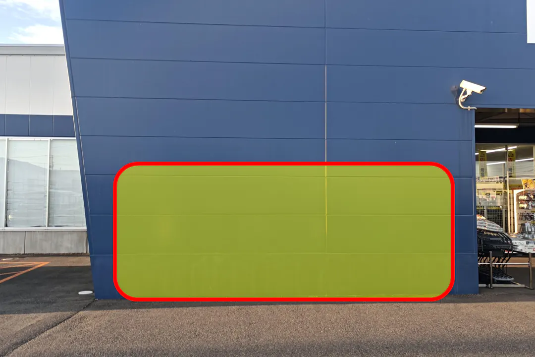 【スーパーセンタートライアル花巻店】【ポーチ前:左側】食物販の出店が可能なトライアルマルシェ(キッチンカー/テント・スペース)