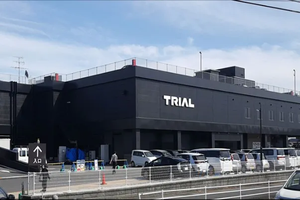 【メガセンタートライアル新宮店】【トライアル★キャンペーン実施中!】キッチンカーの出店が可能な「①キッチンカースペース」※道路側、電源なし