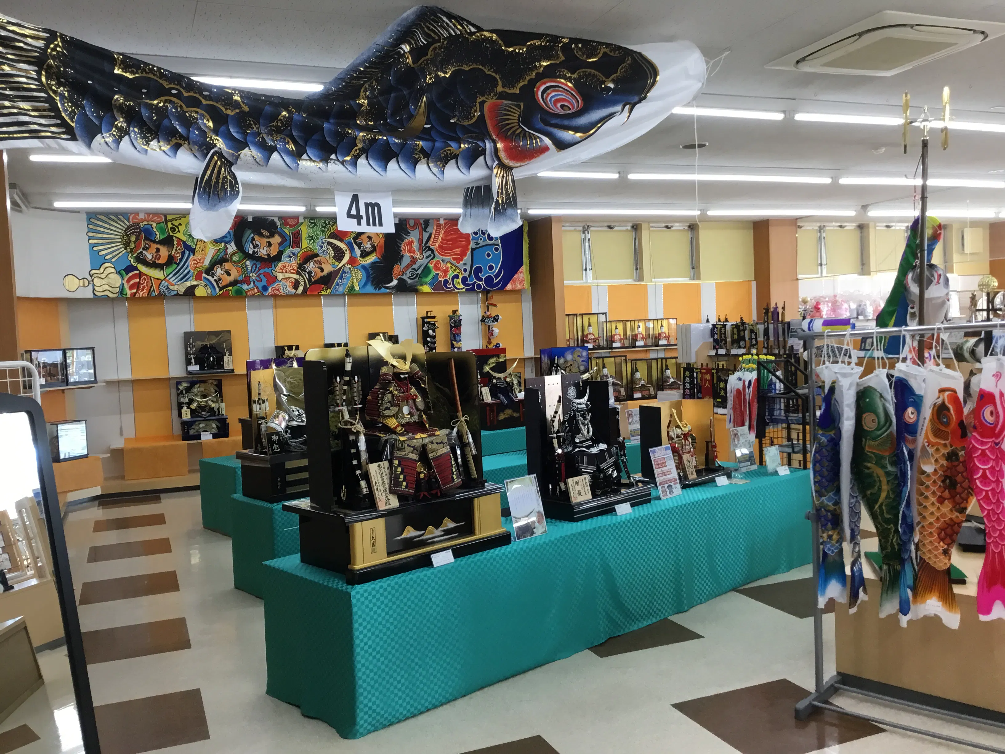 【ギフトプラザ喜多方店】物販ポップアップストア会場やアパレル・ファッション関連の展示会、携帯キャリアの出張プロモーションイベントに適したギフトショップ内入口付近のイベントスペースA(in shop)