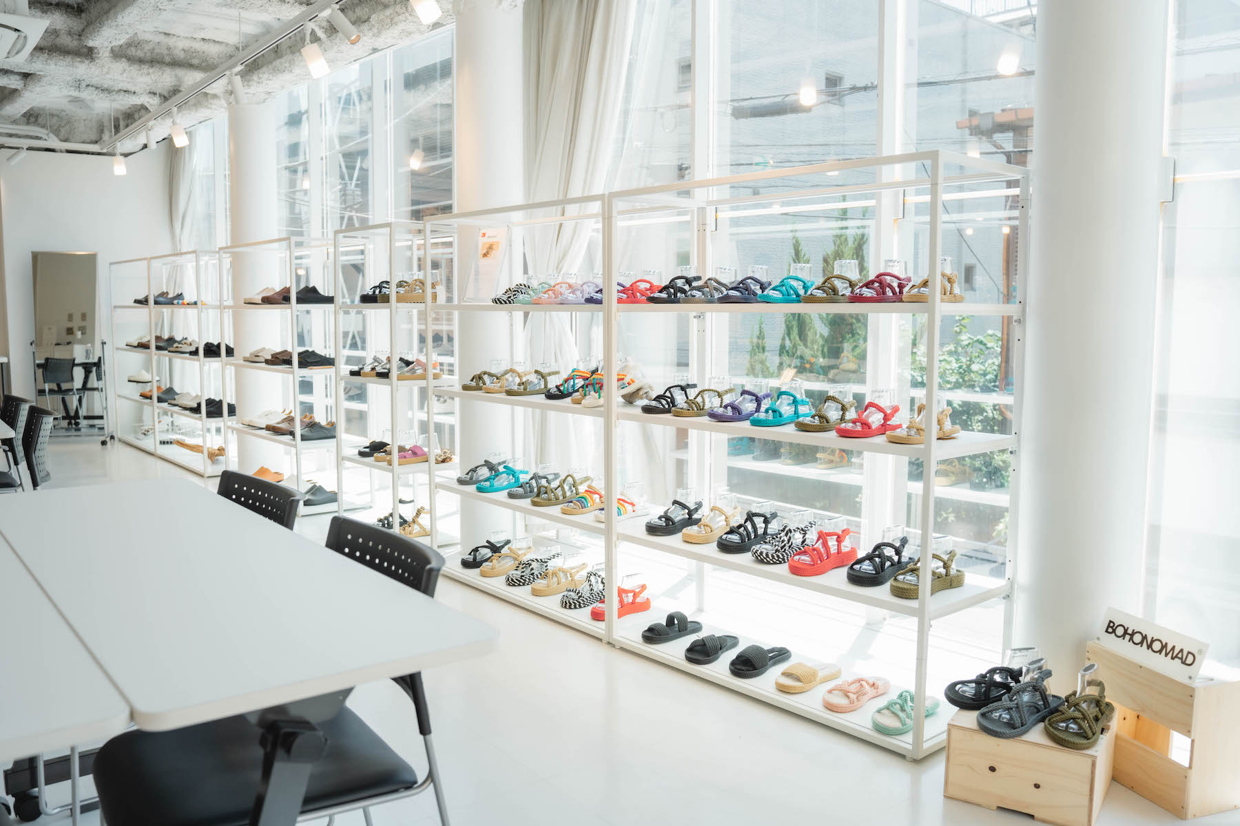 利用事例（※お客様の持ち込み什器もございます。）