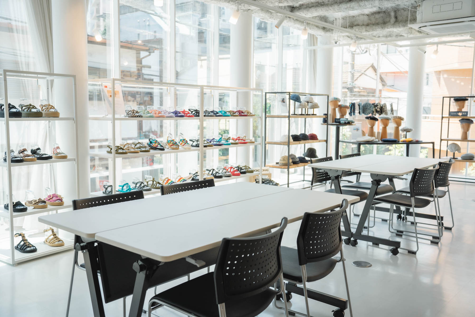 利用事例（※お客様の持ち込み什器もございます。）