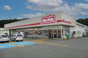 【マックスバリュ深浦店】各種プロモーションイベントに最適な店舗入口付近のイベントスペース