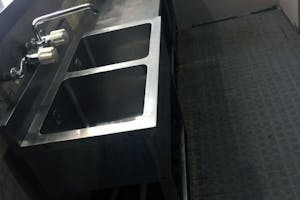 【三条京阪駅3分】アートギャラリー用途や飲食の短期出店に最適な鴨川近くのホテル内キッチン付きイベントスペース