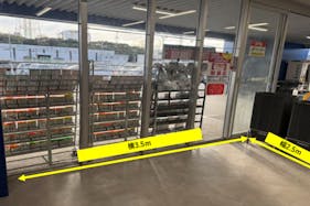 【スーパーセンタートライアル下松店】食物販やPR活動に最適な店内「風除室 スペース」