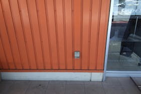 【ミスターマックス 西大分店】家電側入口 販促プロモーションや物販用途に最適な総合ディスカウントストアの催事イベントスペース