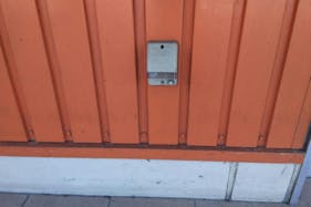 【ミスターマックス 西大分店】家電側入口 販促プロモーションや物販用途に最適な総合ディスカウントストアの催事イベントスペース