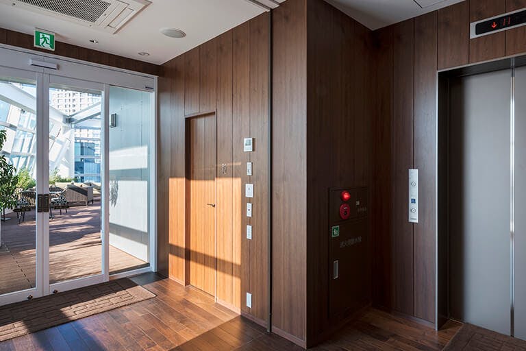 【渋谷駅7分】全面ガラス張り、自然光豊かな10-12Fのイベントスペース