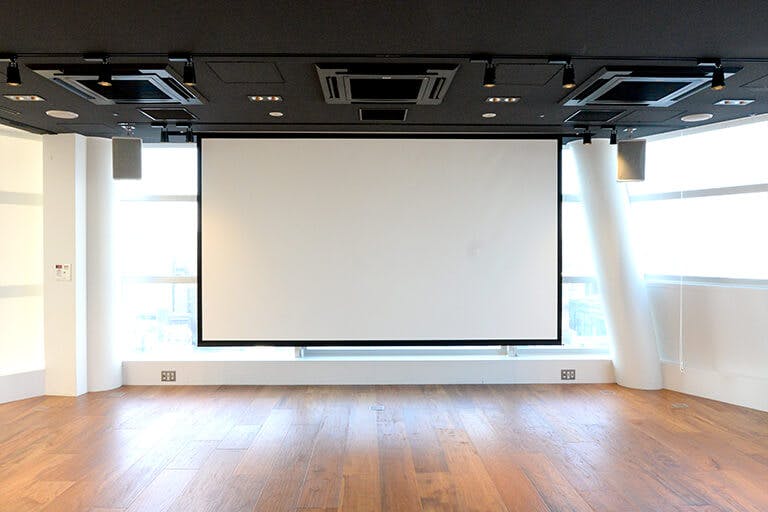 【渋谷駅7分】全面ガラス張り、自然光豊かな10-12Fのイベントスペース