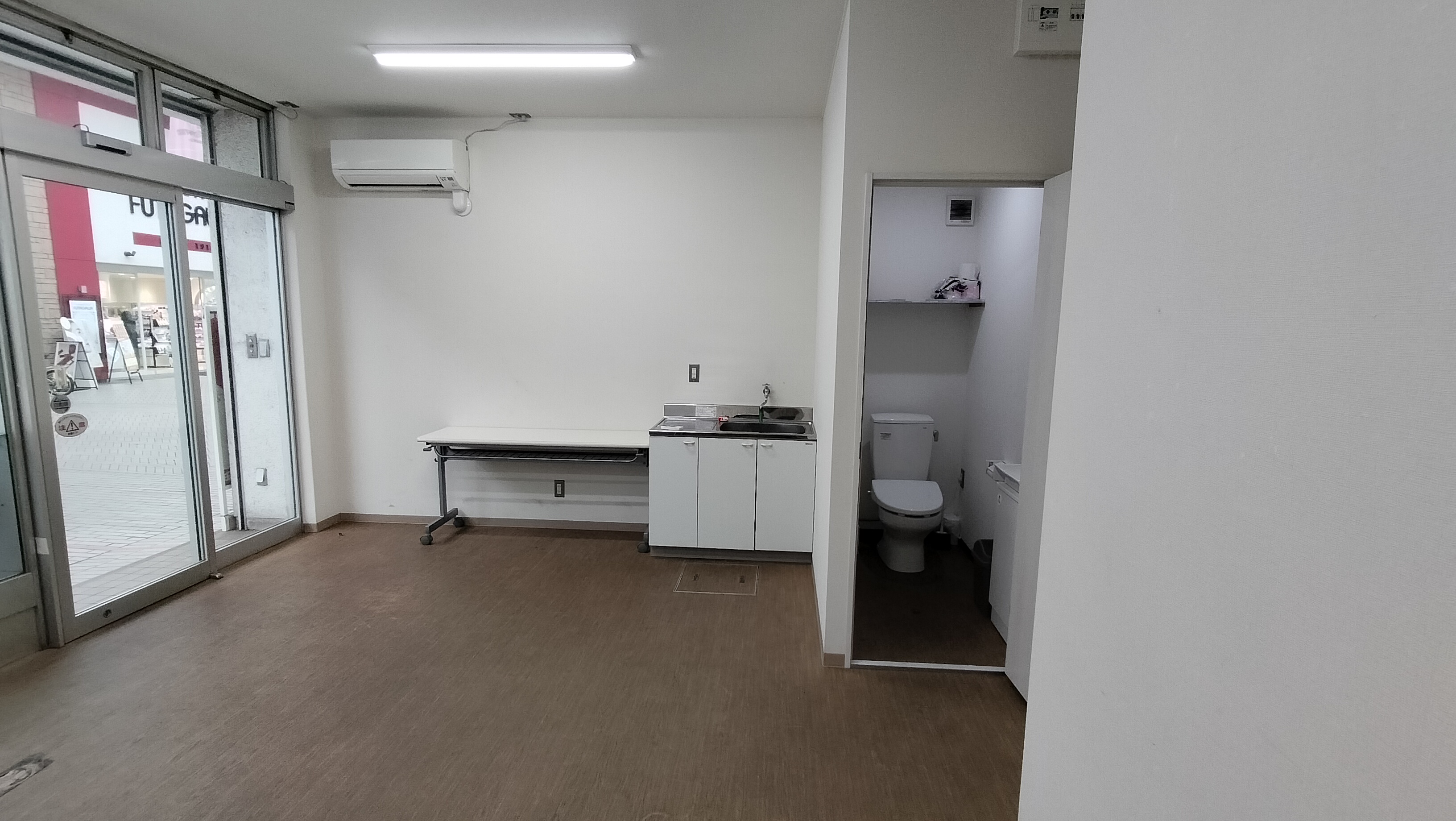 【田町商店街】アーケード商店街の中にある視認性抜群のレンタルスペースの画像10