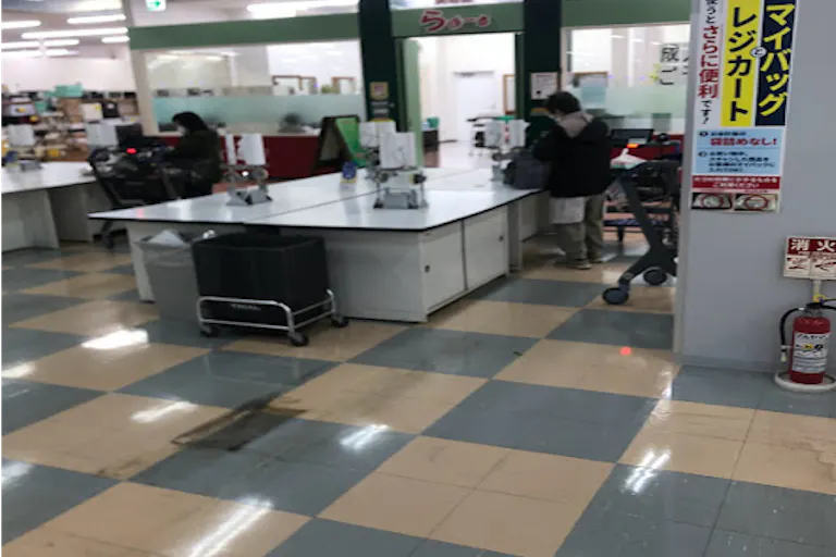 【メガセンタートライアル八千代店】食物販やPR活動に最適な店内1Fレジアウト サービスカウンター側(※買取催事不可)の画像1