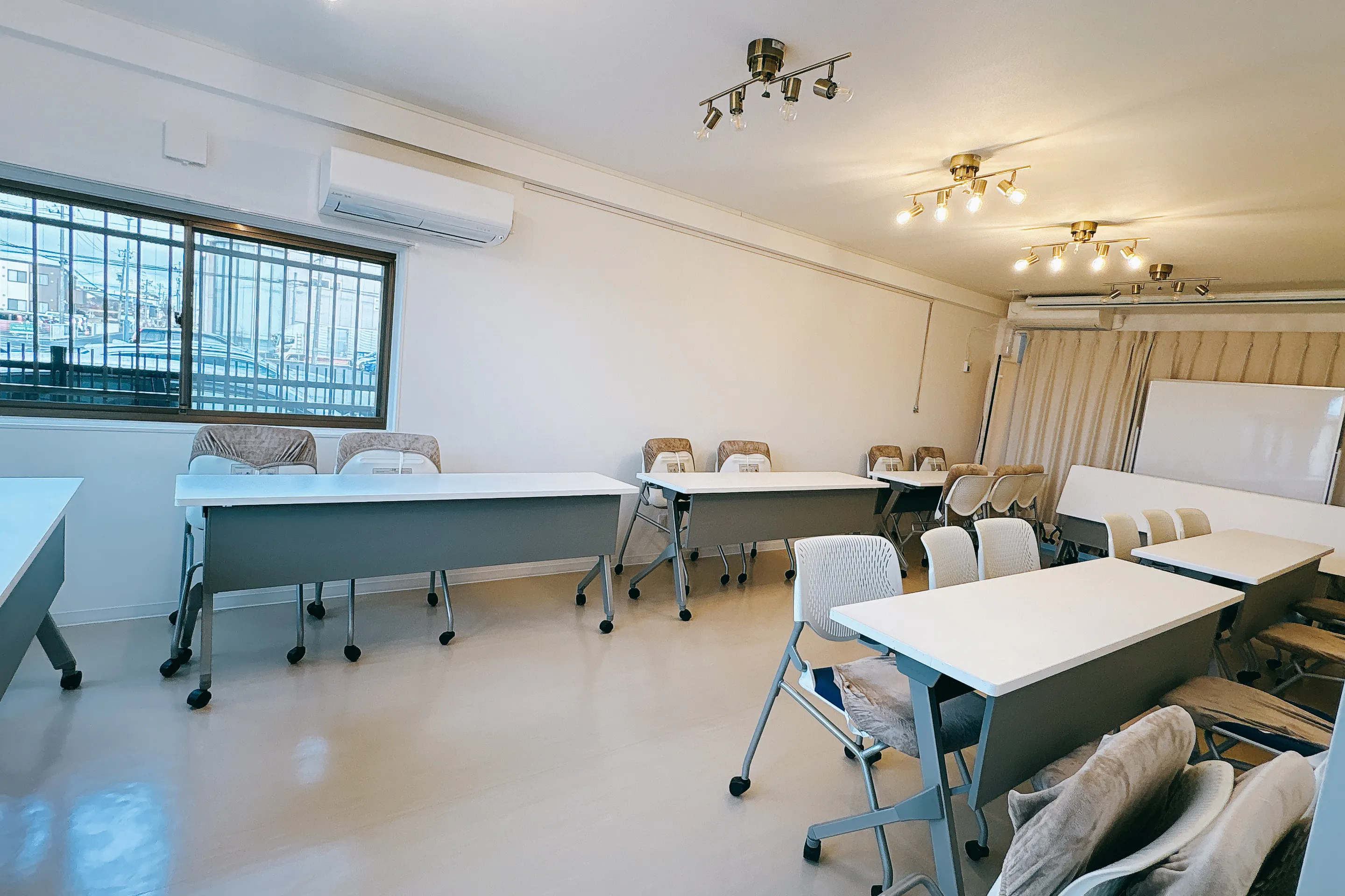 【郡山エリア】ポップアップストアやプロモーションイベントに最適な路面店、屋内店舗貸切の駐車場完備イベントスペース