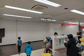 【メガセンタートライアル宇都宮店】販促プロモーションやポップアップストアに適した視認性の高い1階レジアウト付近のイベントスペース(半面貸しB:左側)【買取催事不可】