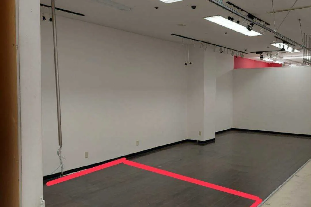 【メガセンタートライアル宇都宮店】販促プロモーションやポップアップストアに適した視認性の高い1階レジアウト付近のイベントスペース(半面貸しB:左側)【買取催事不可】