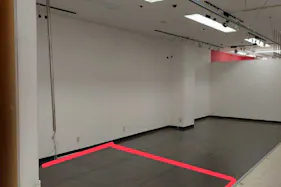 【メガセンタートライアル宇都宮店】販促プロモーションやポップアップストアに適した視認性の高い1階レジアウト付近のイベントスペース(半面貸しB:左側)【買取催事不可】