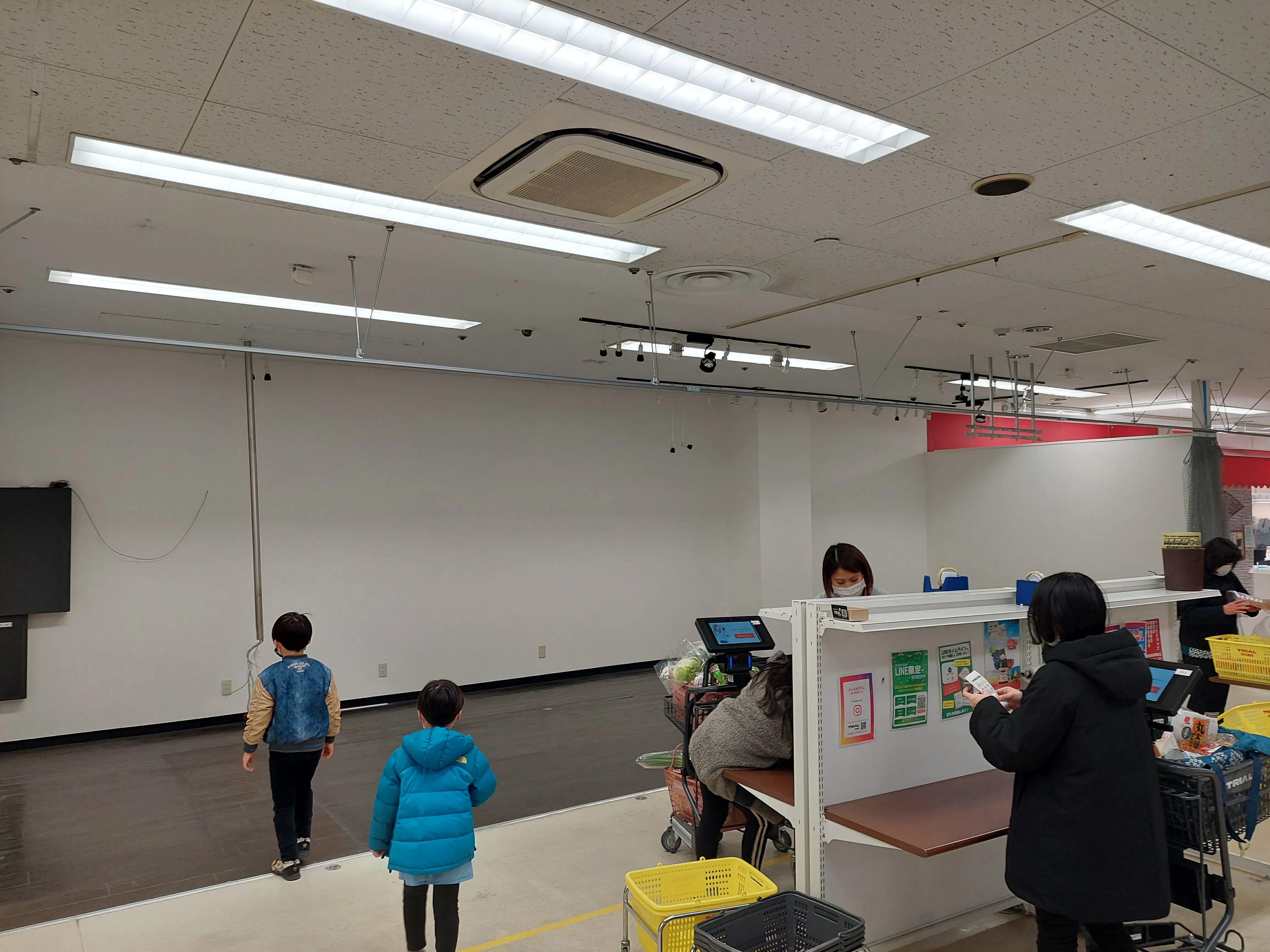 【メガセンタートライアル宇都宮店】【買取・ウォーターサーバー不可】1階レジアウト(半面貸しB:左側)