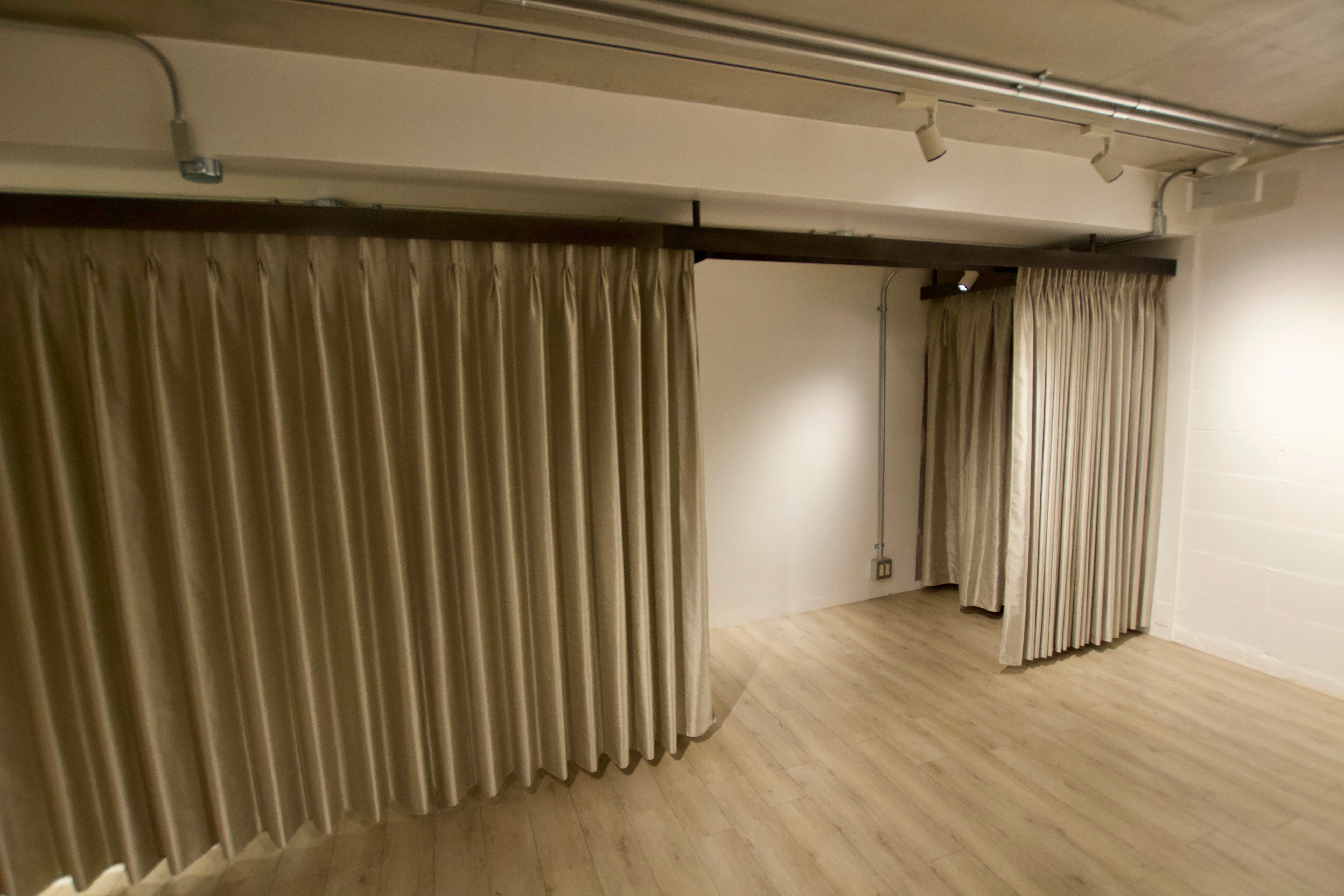 【表参道駅5分】撮影や展示会に適した駐車場付きの路面イベントスペース(1F)