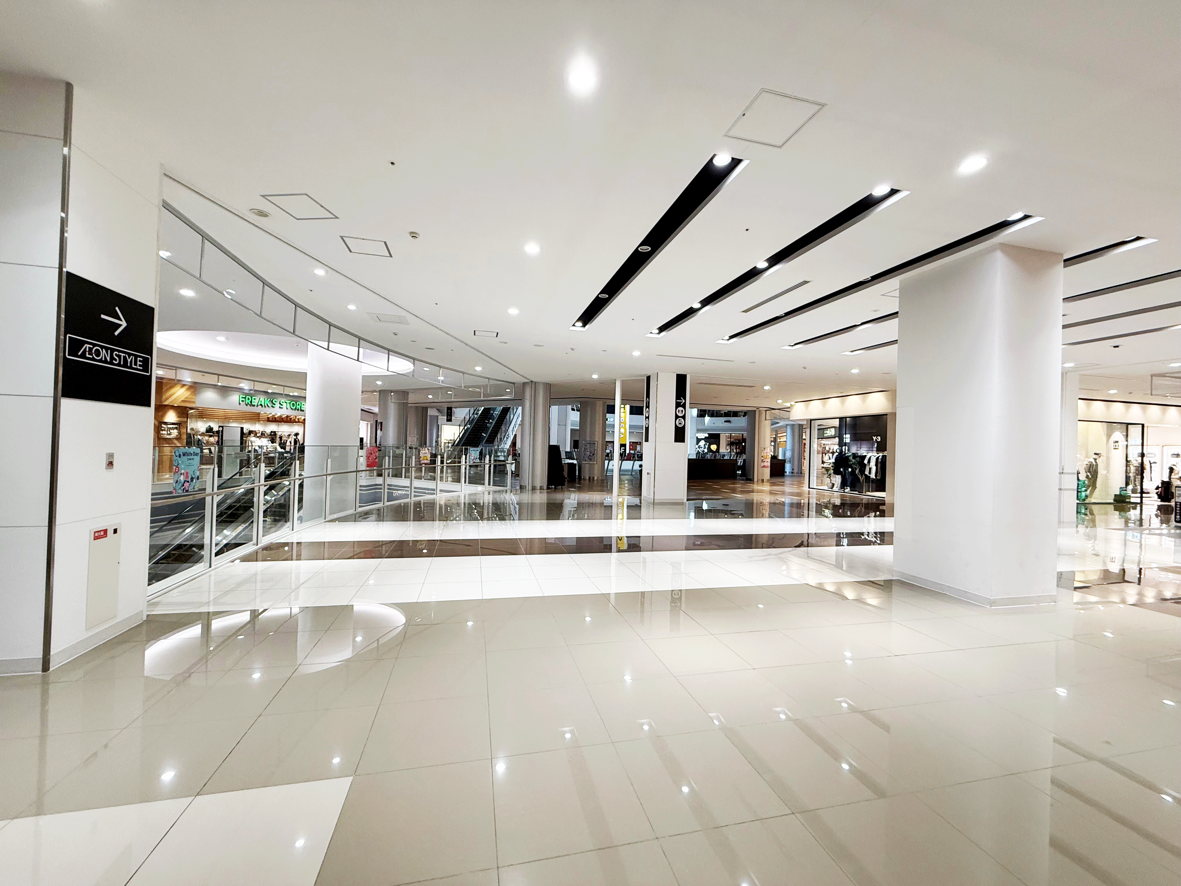 【イオンモール岡山】2F北エスカレーター前