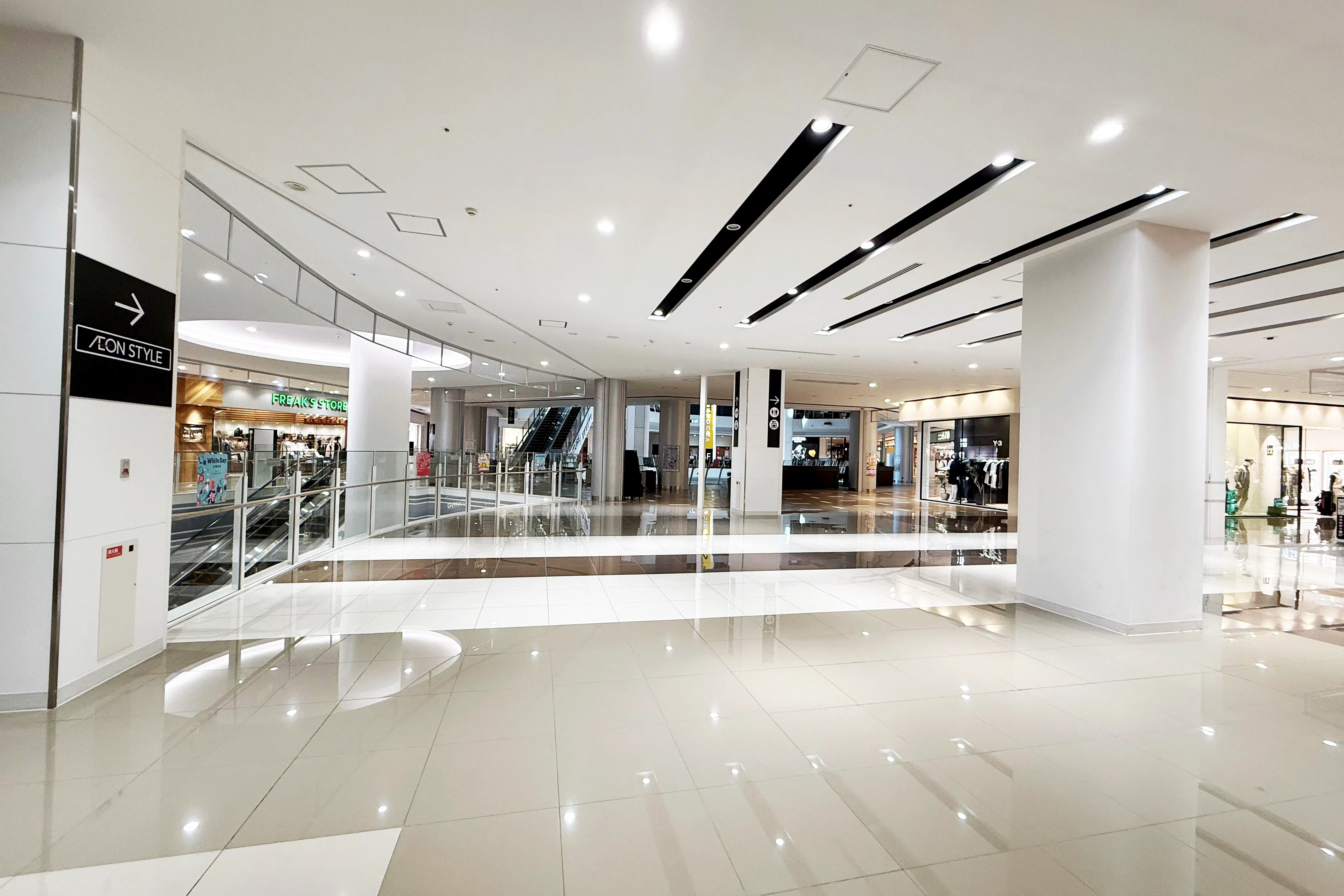 【イオンモール岡山】2F北エスカレーター前