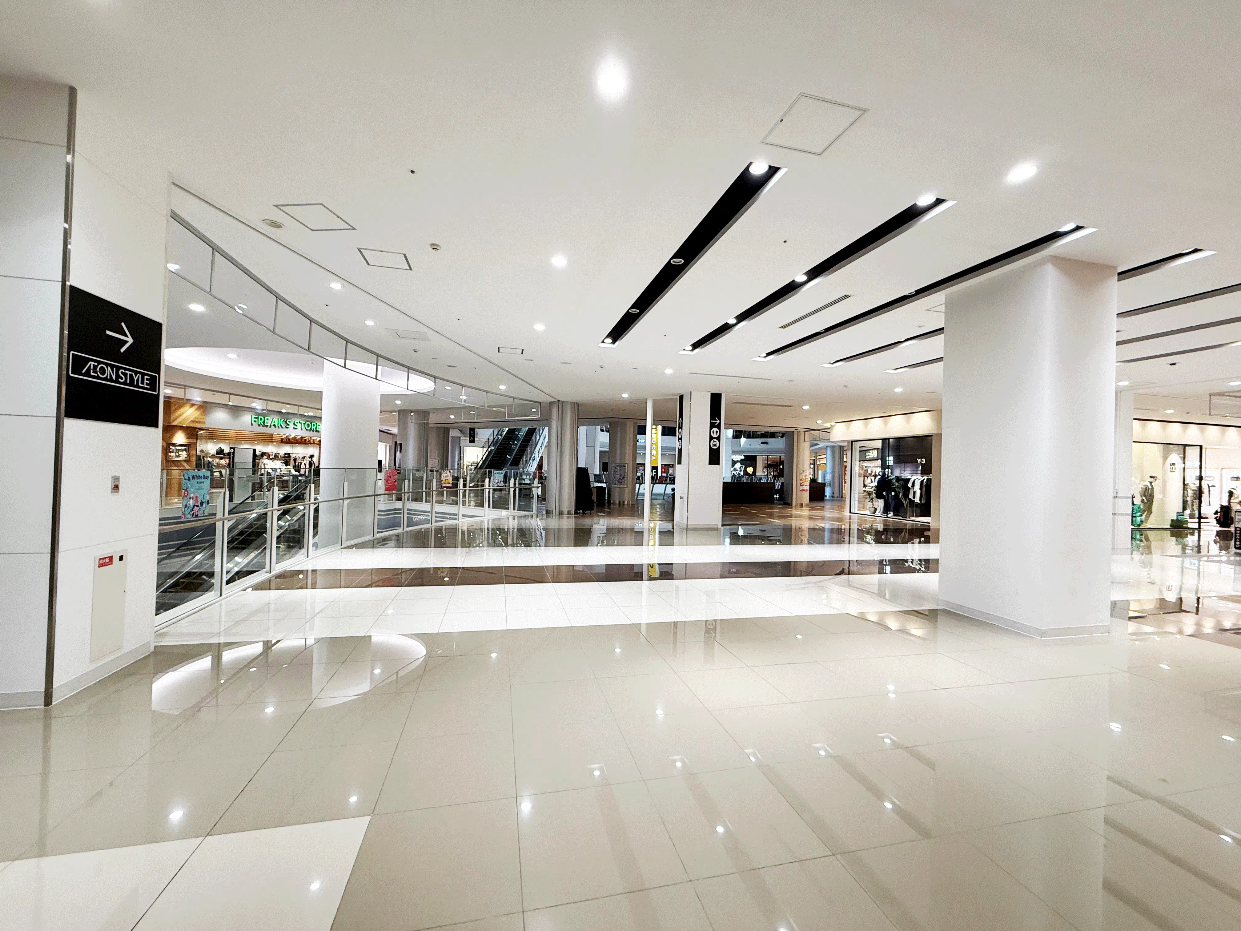 【イオンモール岡山】2F北エスカレーター前