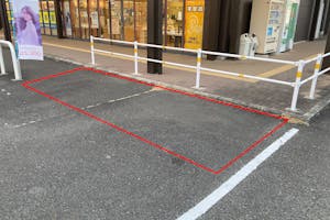 【イオンタウン浜岡】キッチンカー等の移動販売に最適な服飾雑貨テナント付近にある視認性の高いイベントスペース