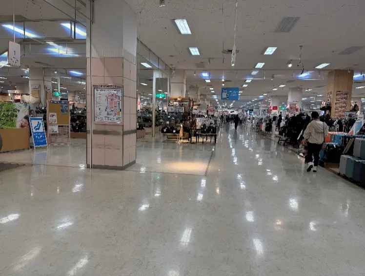 【イオン白河西郷店】西エスカレーター脇 販促プロモーションに最適なスーパー店内催事イベントスペース
