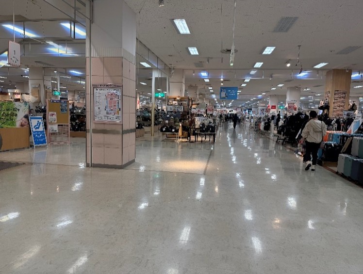 【イオン白河西郷店】西エスカレーター脇 販促プロモーションに最適なスーパー店内催事イベントスペース