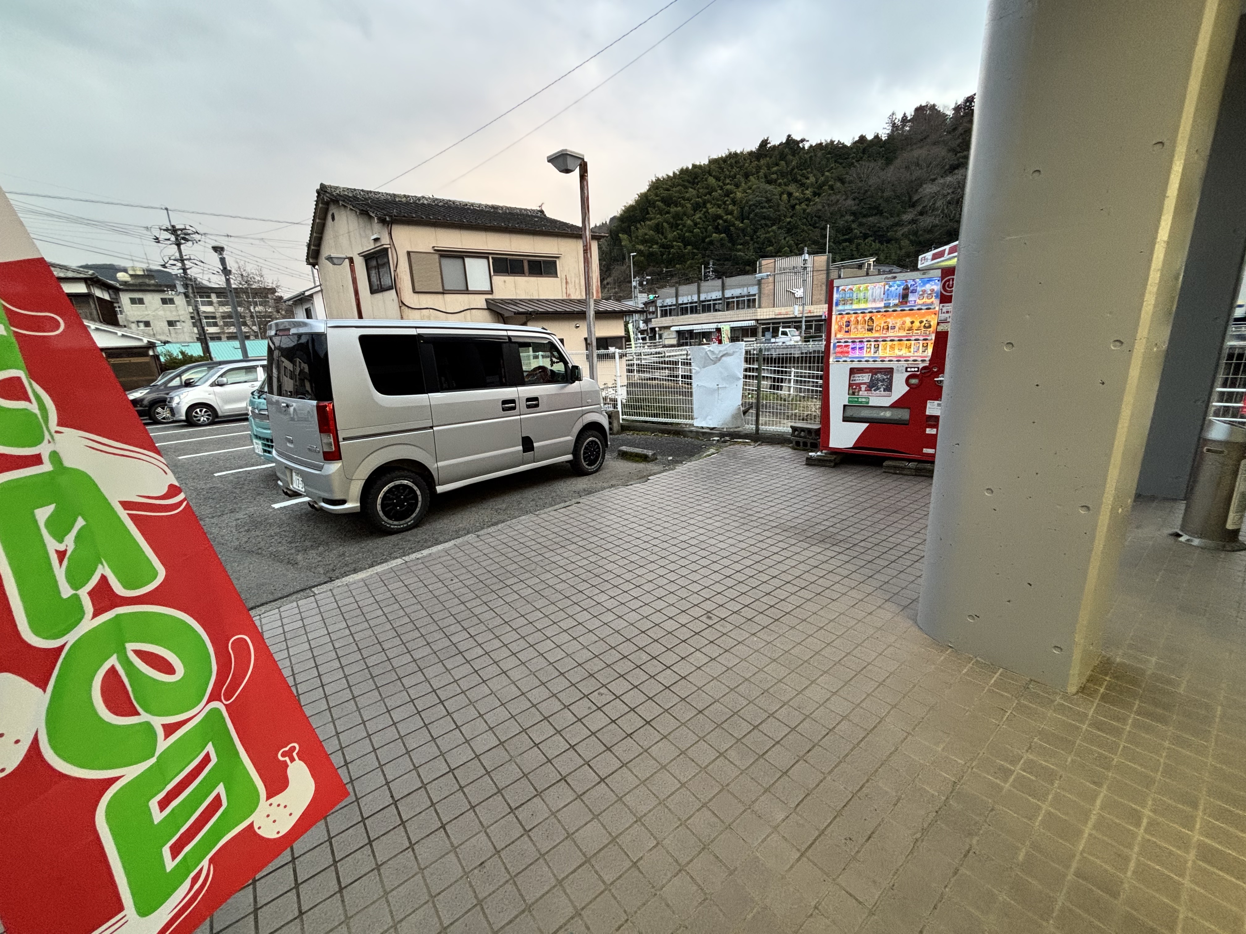 【Aコープなかやま店】食物販や販促イベントに最適な入口付近の屋外スペース