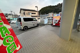 【Aコープなかやま店】食物販や販促イベントに最適な入口付近の屋外スペース