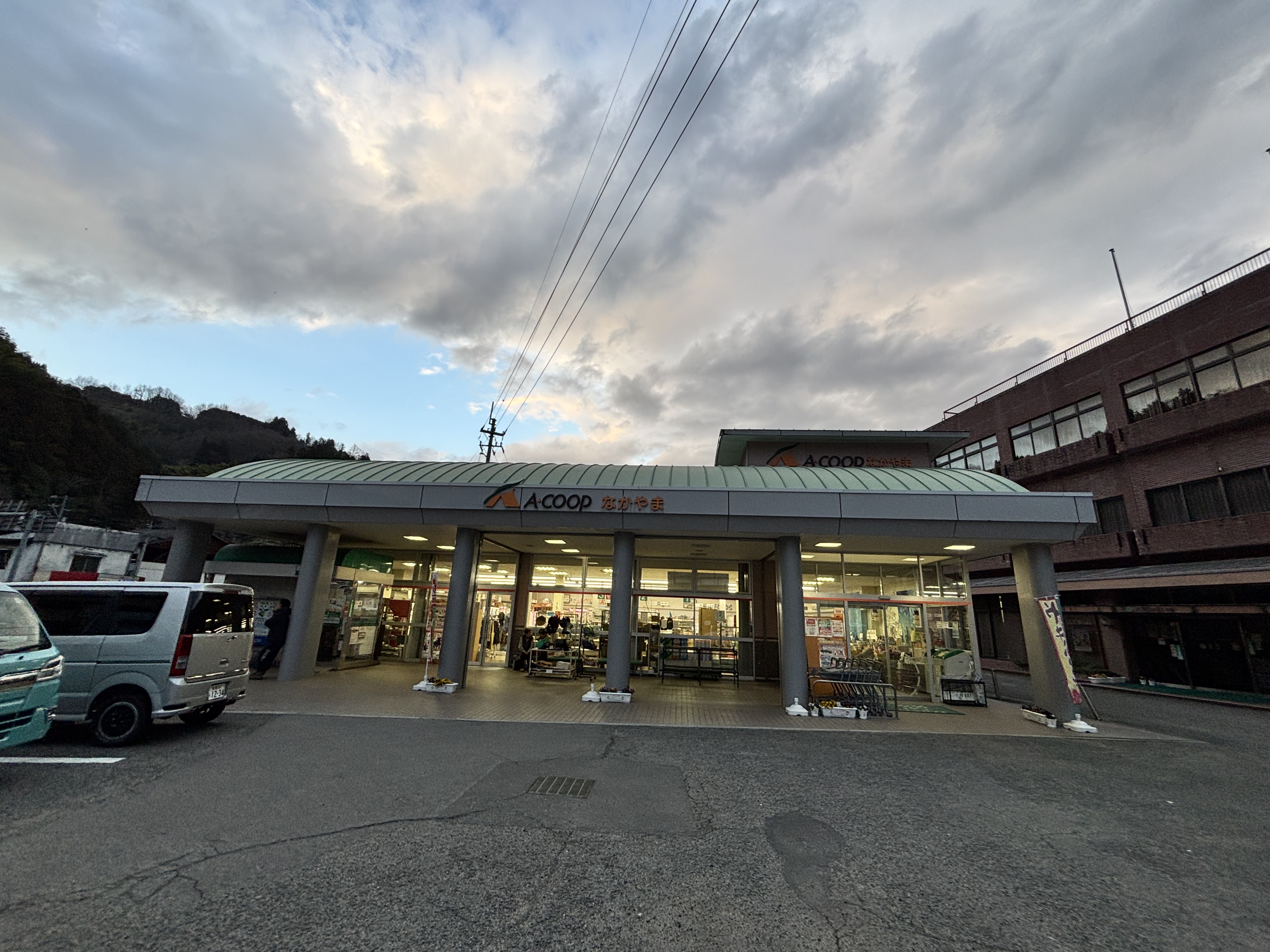 【Aコープなかやま店】食物販や販促イベントに最適な入口付近の屋外スペース