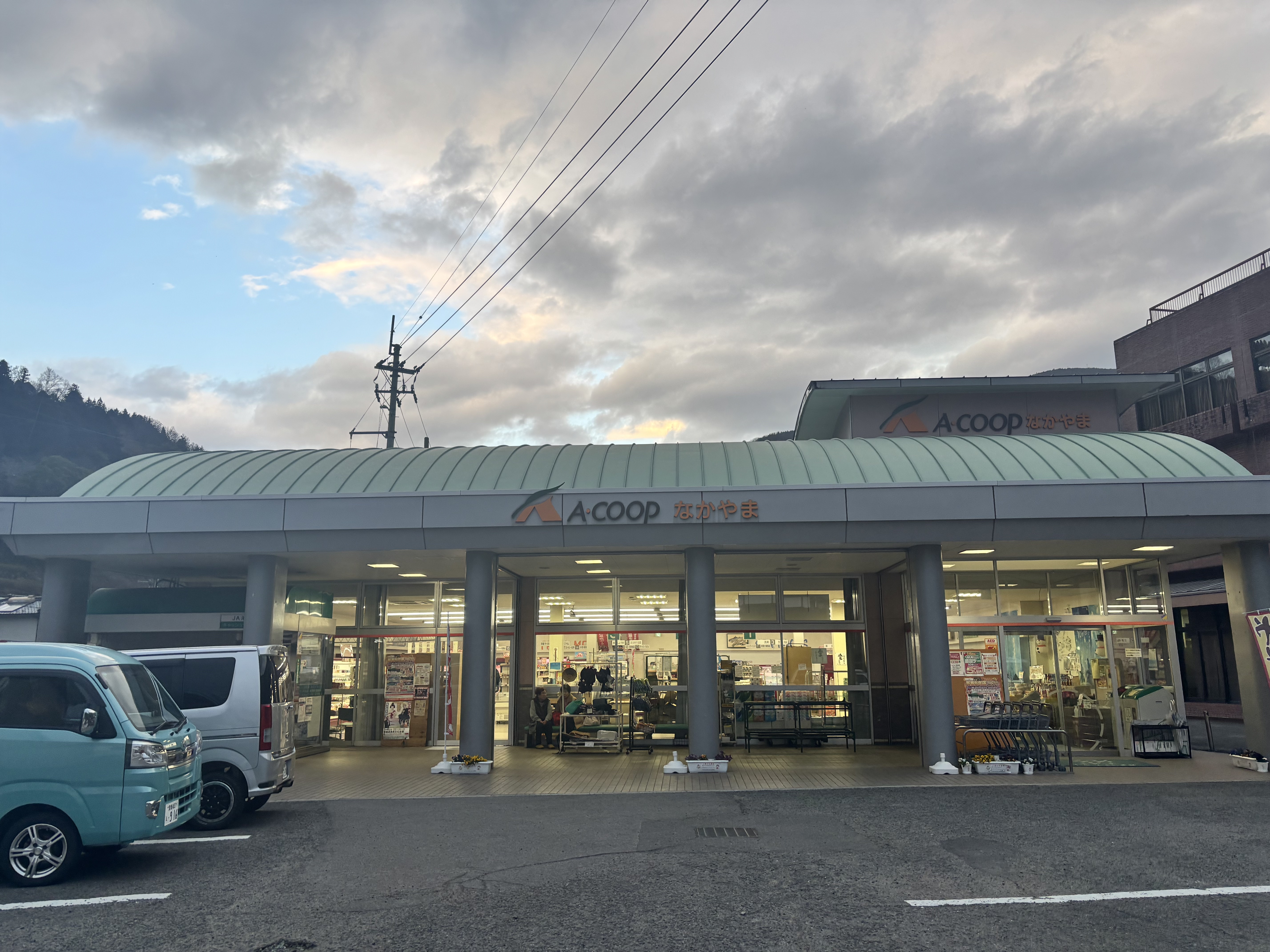 【Aコープなかやま店】食物販や販促イベントに最適な入口付近の屋外スペース