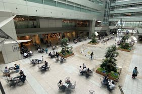 【東京ビッグサイト駅 直結/TFTビル(区画③)】オフィスワーカー向けのプロモーションイベントや物産展等に最適なイベントスペース(2F出入口付近)