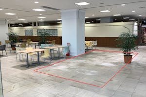 【東京ビッグサイト駅 直結/TFTビル(区画③)】オフィスワーカー向けのプロモーションイベントや物産展等に最適なイベントスペース(2F出入口付近)