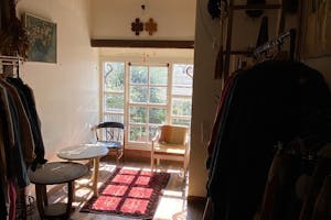 【岡本駅1分】撮影に適したヴィンテージショップ