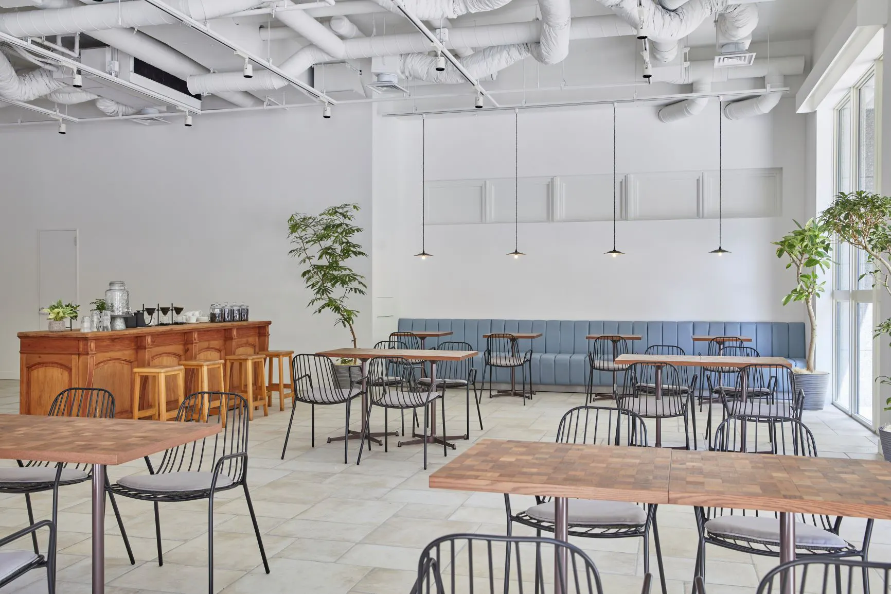 【汐留駅5分 / 1F路面】展示会や撮影に最適な汐留イタリア街のおしゃれな広々路面スペース